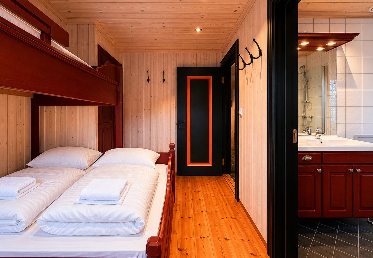 Cottage in Hemsedal - Spacious cabin in Hemsedal, 8 bedrooms and sauna