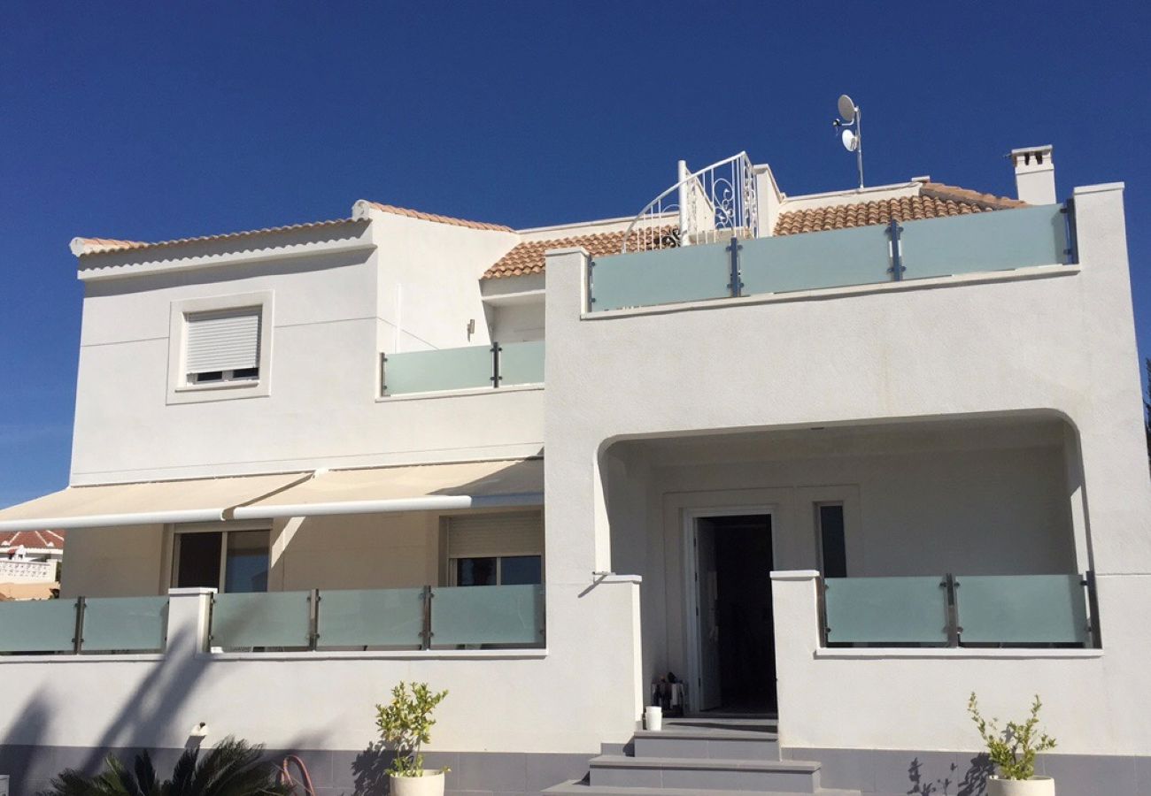 Villa in Ciudad Quesada - Calle de las Rosas