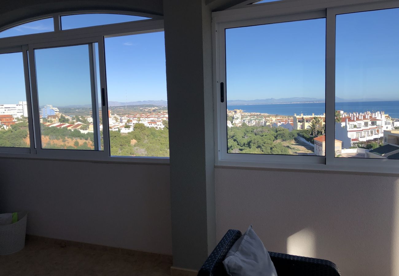 Apartment in Torrevieja - Calle Helena