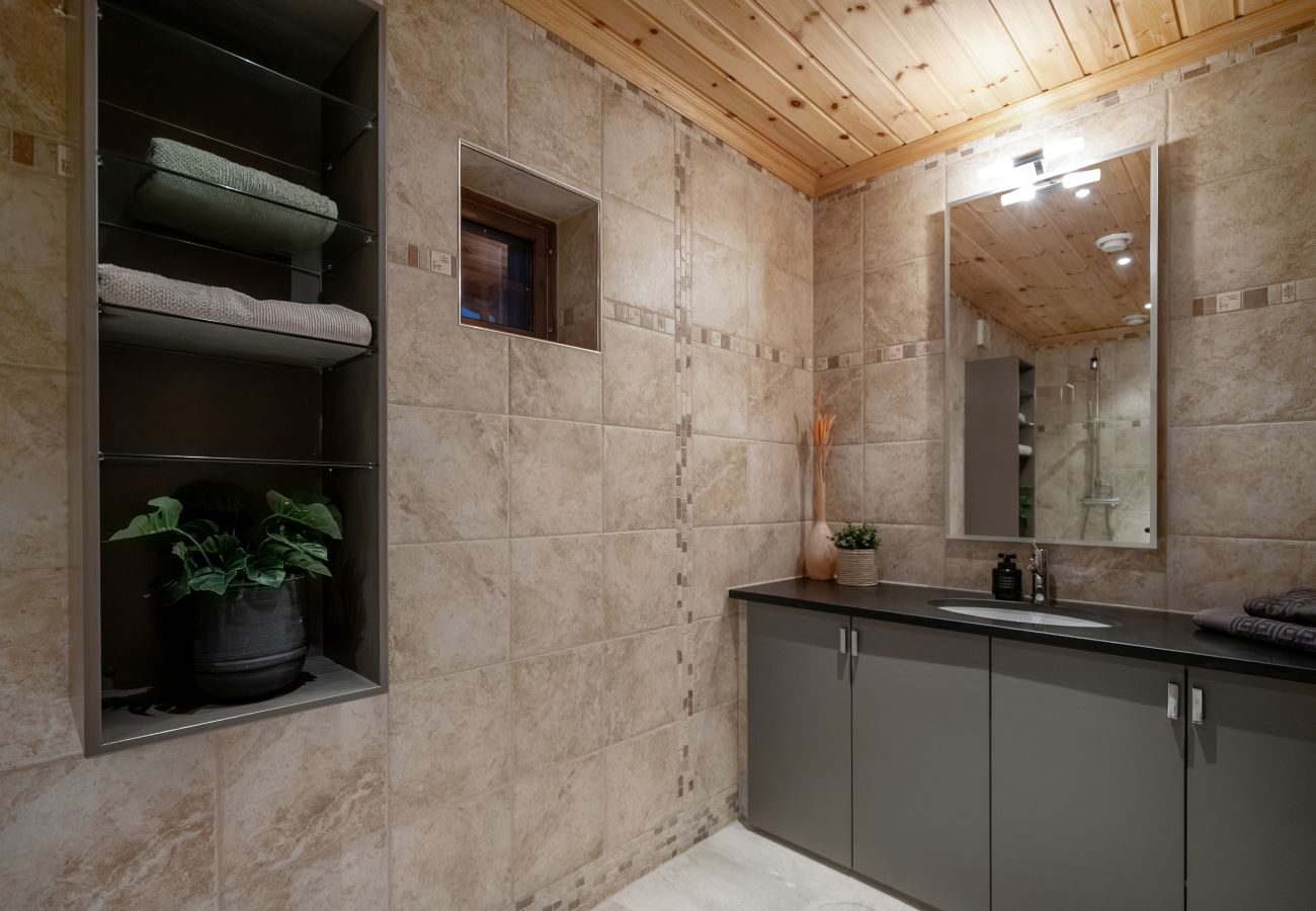 Cottage in Øyer - Spacious cabin in Hafjell with sauna, ski-inn-ski-out