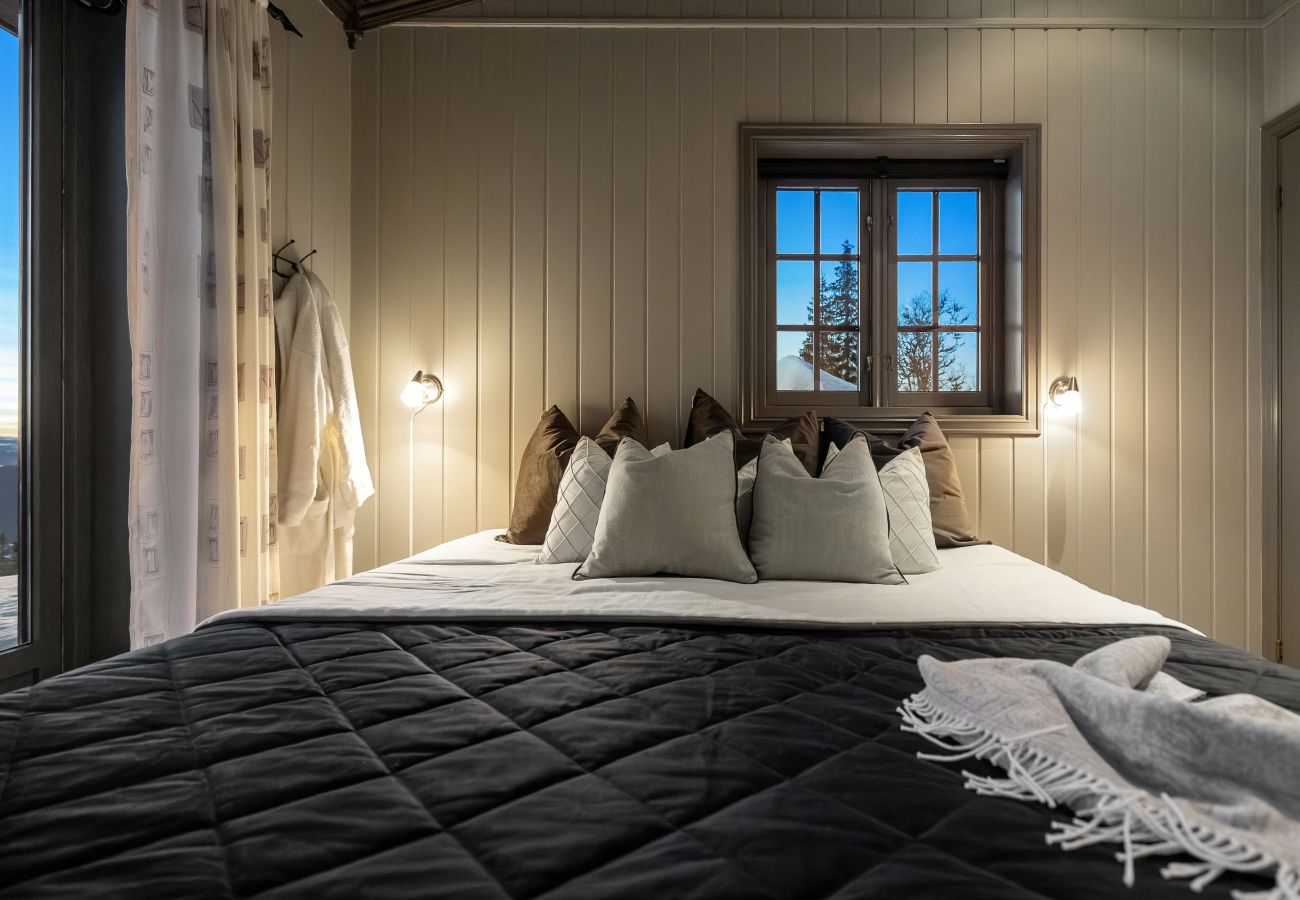 Cottage in Øyer - Spacious cabin in Hafjell with sauna, ski-inn-ski-out