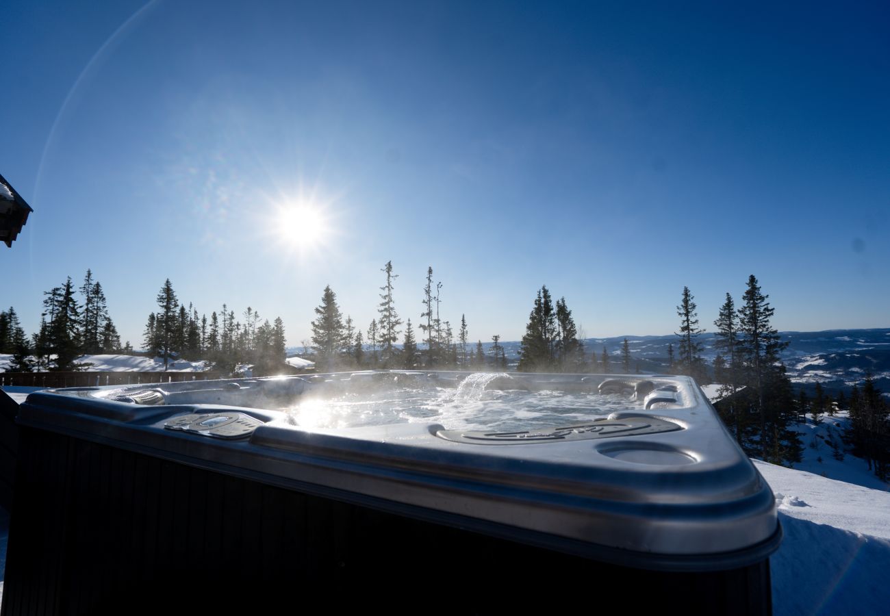 Cottage in Øyer - Spacious cabin in Hafjell with sauna, ski-inn-ski-out