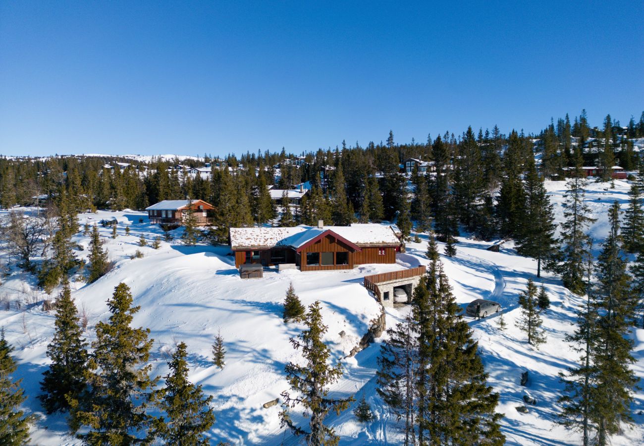 Cottage in Øyer - Spacious cabin in Hafjell with sauna, ski-inn-ski-out