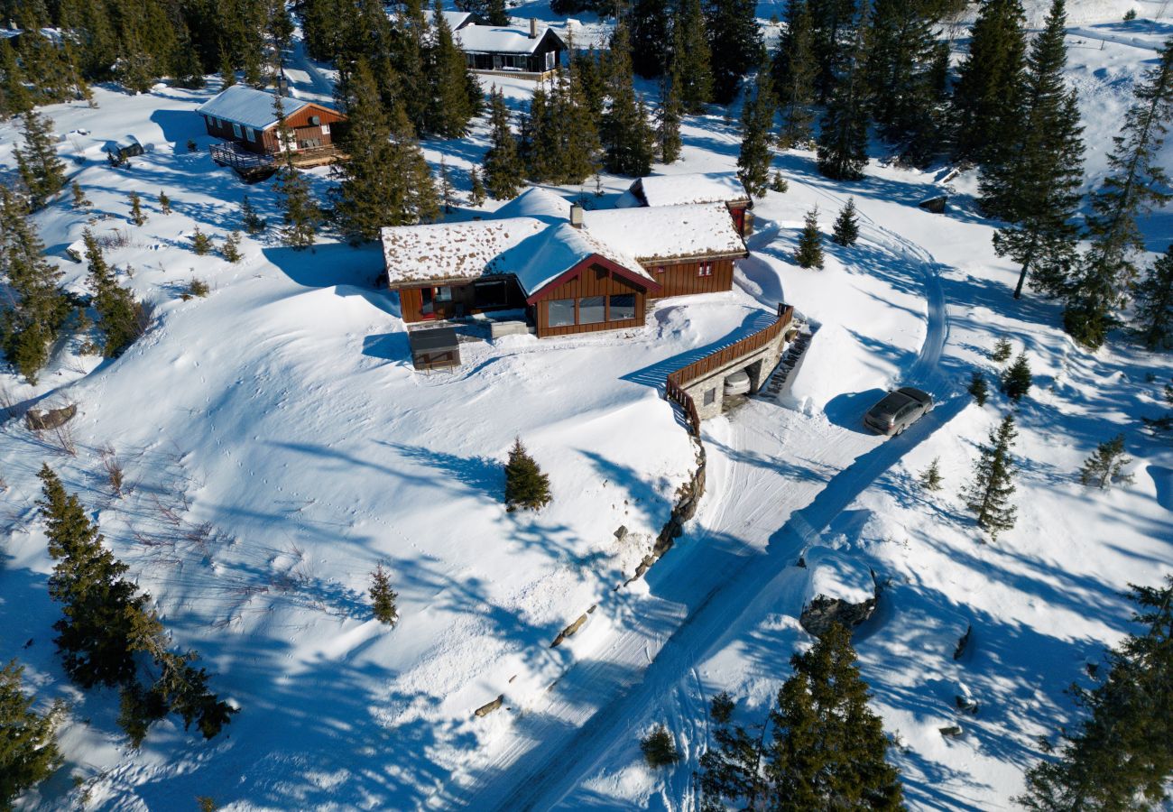 Cottage in Øyer - Spacious cabin in Hafjell with sauna, ski-inn-ski-out