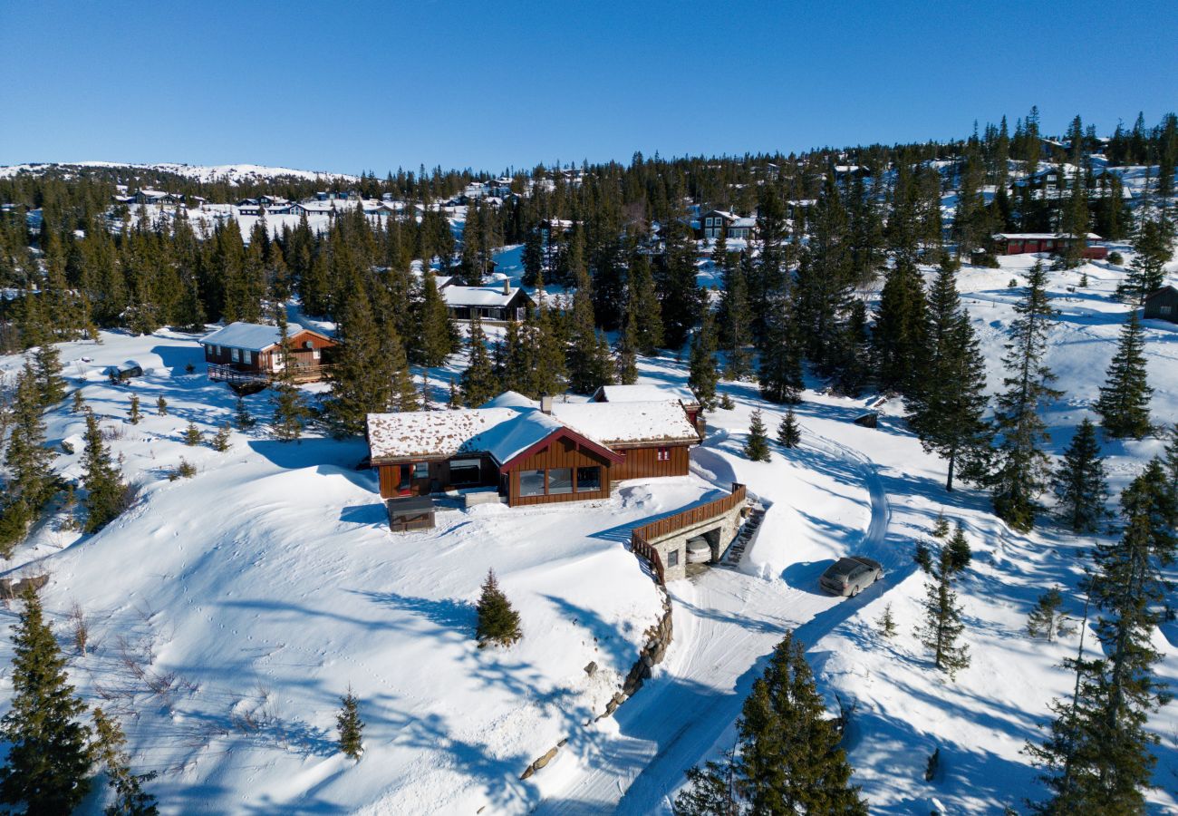 Cottage in Øyer - Spacious cabin in Hafjell with sauna, ski-inn-ski-out