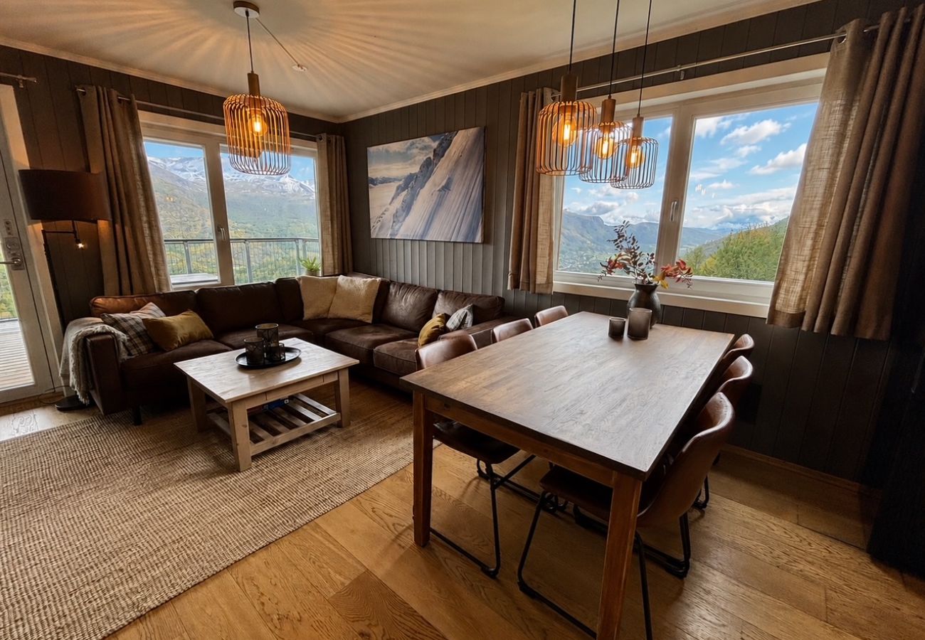 Apartment in Hemsedal - Mountain gem-  Ski in/out & panorama views