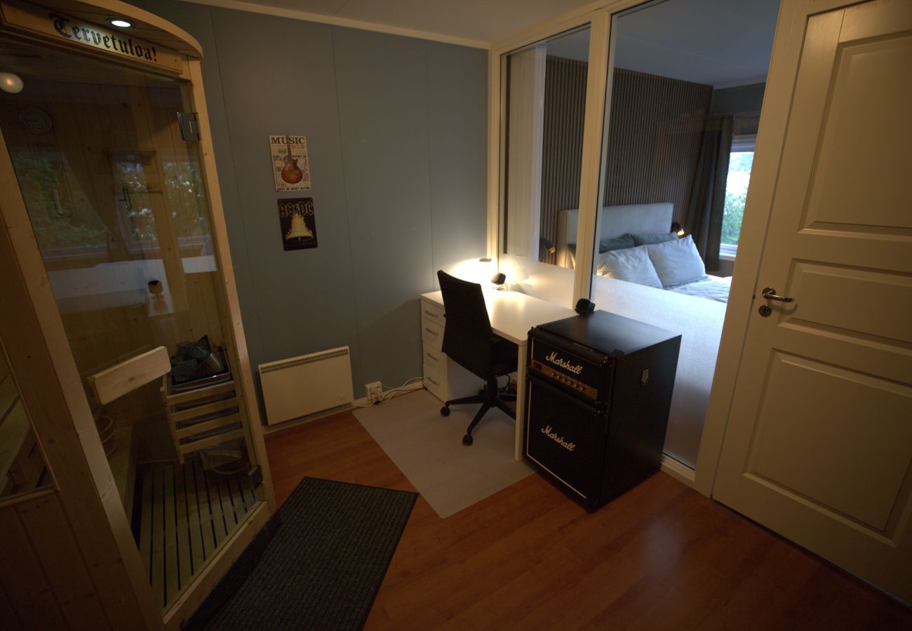 Apartment in Tromsø - Koselig 2-etasjes leilighet med sauna