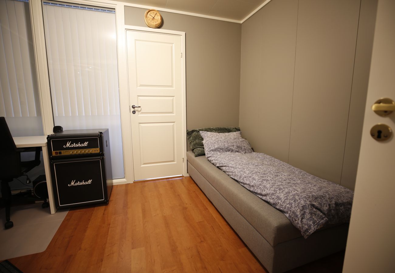 Apartment in Tromsø - Koselig 2-etasjes leilighet med sauna