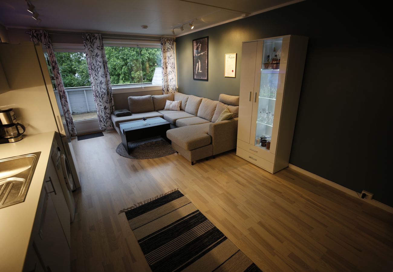 Apartment in Tromsø - Koselig 2-etasjes leilighet med sauna