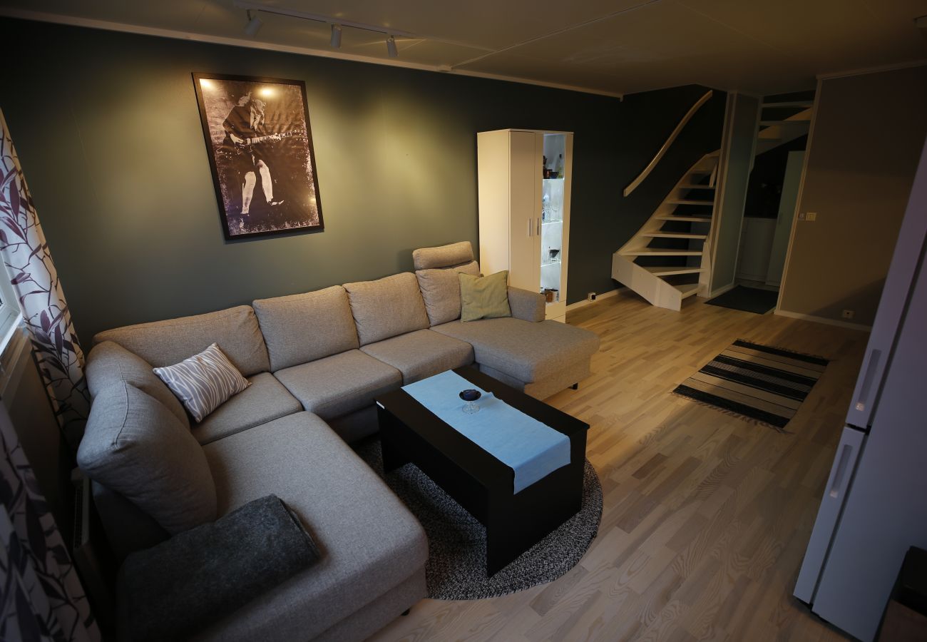 Apartment in Tromsø - Koselig 2-etasjes leilighet med sauna