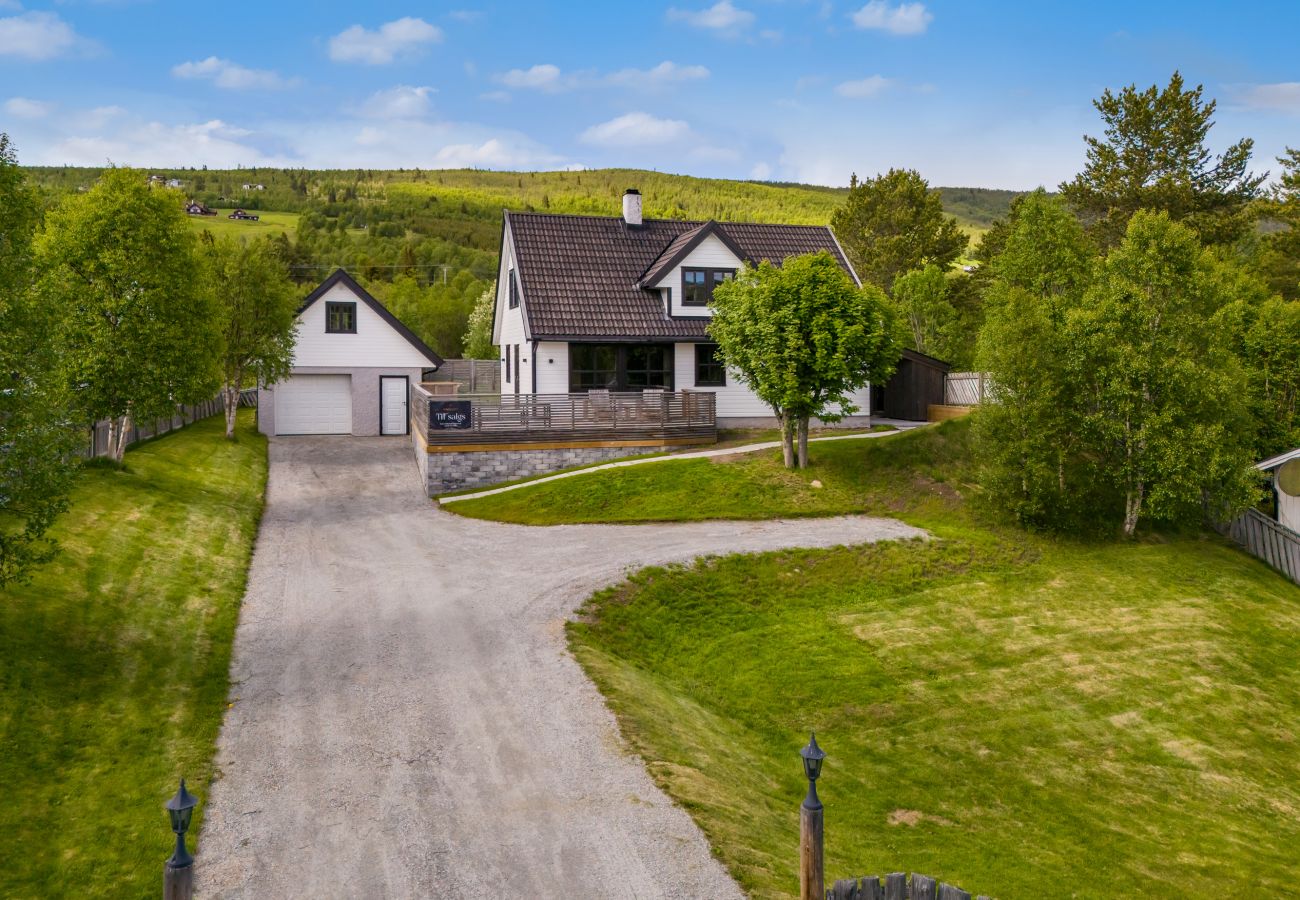 House in Hol - Modern and Family-Friendly Home Near Geilo Town Center
