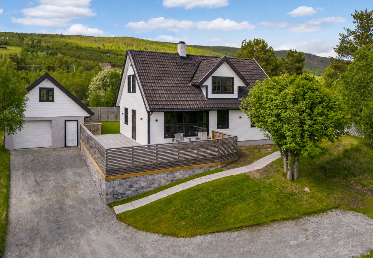 House in Hol - Modern and Family-Friendly Home Near Geilo Town Center