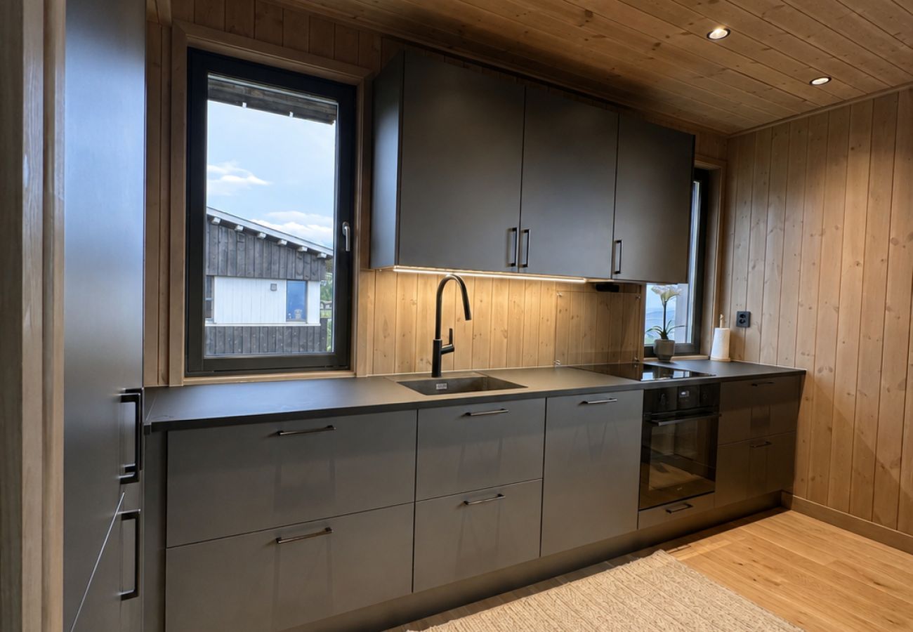 Apartment in Øyer - Hafjell Mountain Apartment – 4 Bedrooms & Fireplace