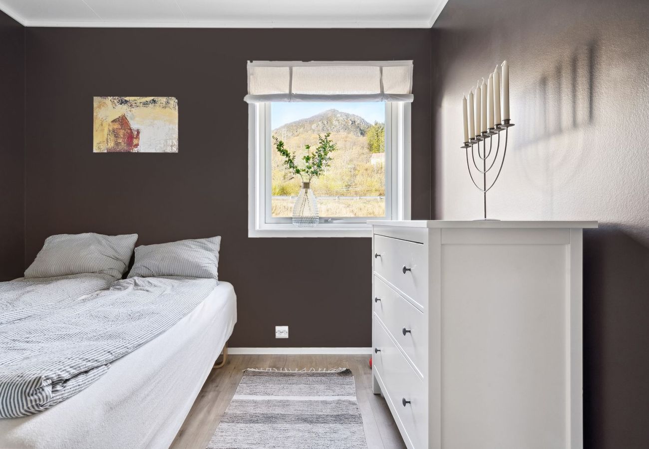 House in Stamsund - Modern & Spacious Home in the Heart of Lofoten