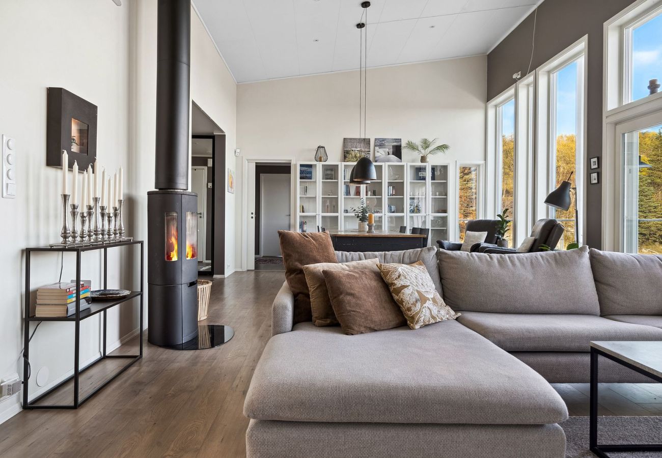 House in Stamsund - Modern & Spacious Home in the Heart of Lofoten