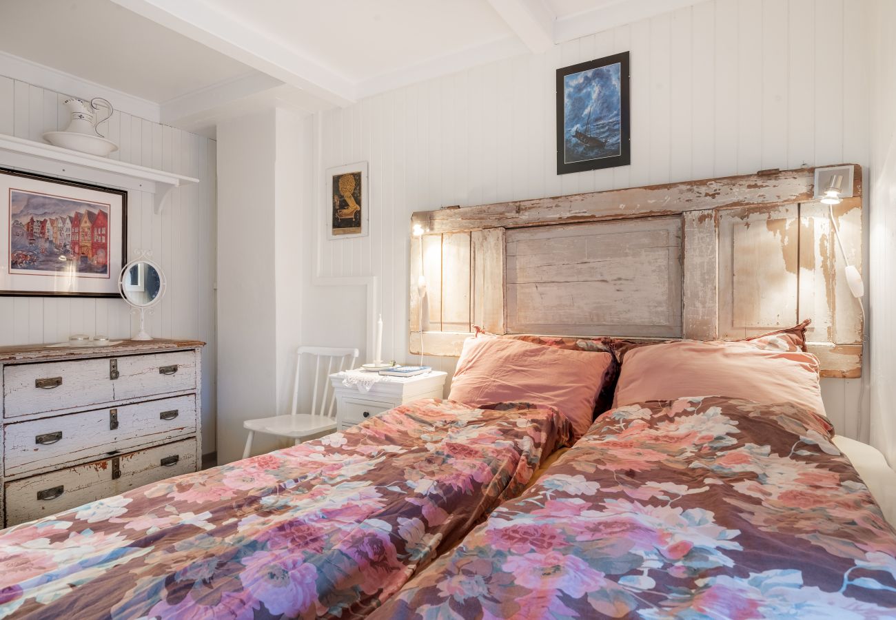 Cottage in Stamsund - Cozy seaside cabin in Stamsund