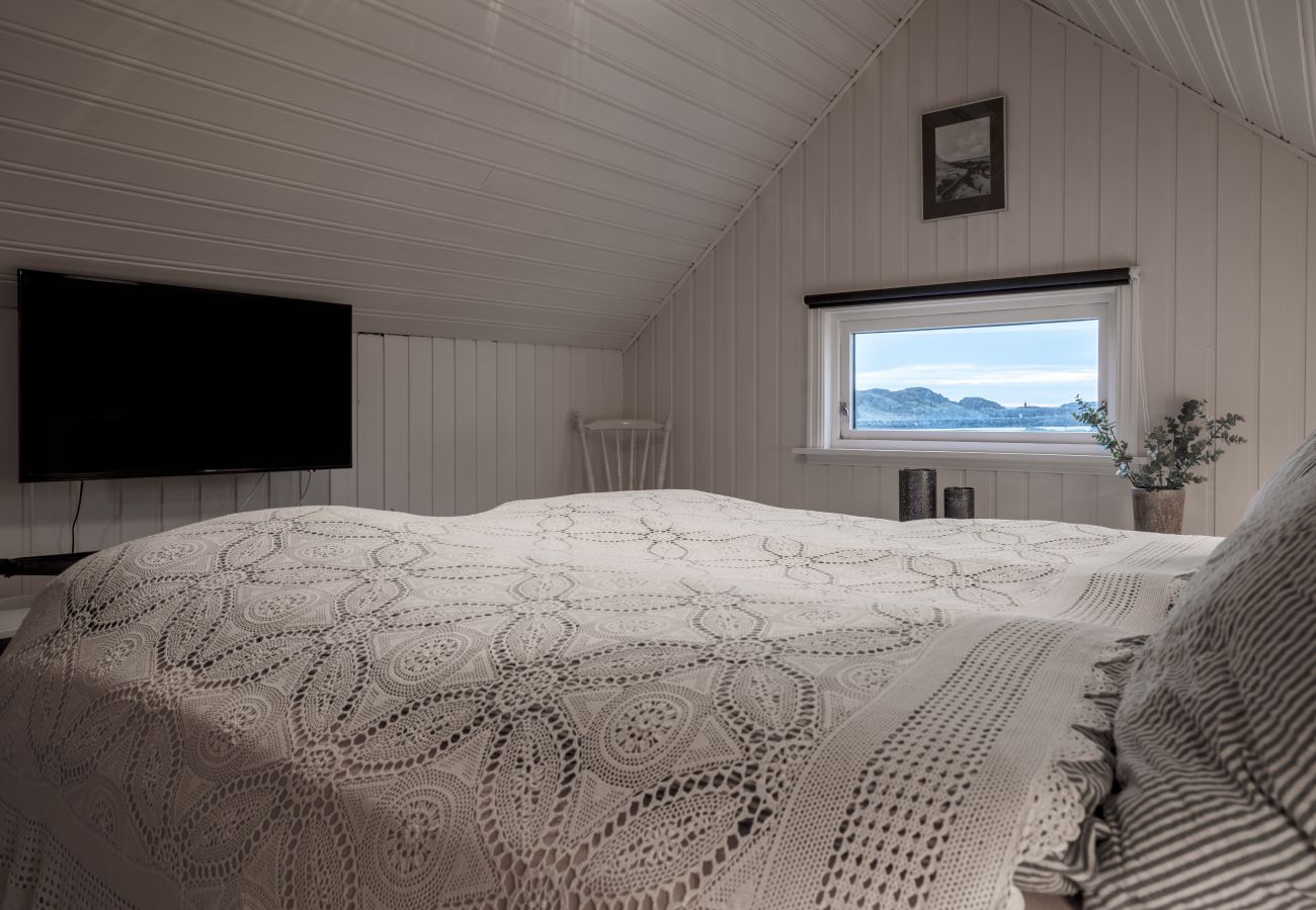 Cottage in Stamsund - Cozy seaside cabin in Stamsund