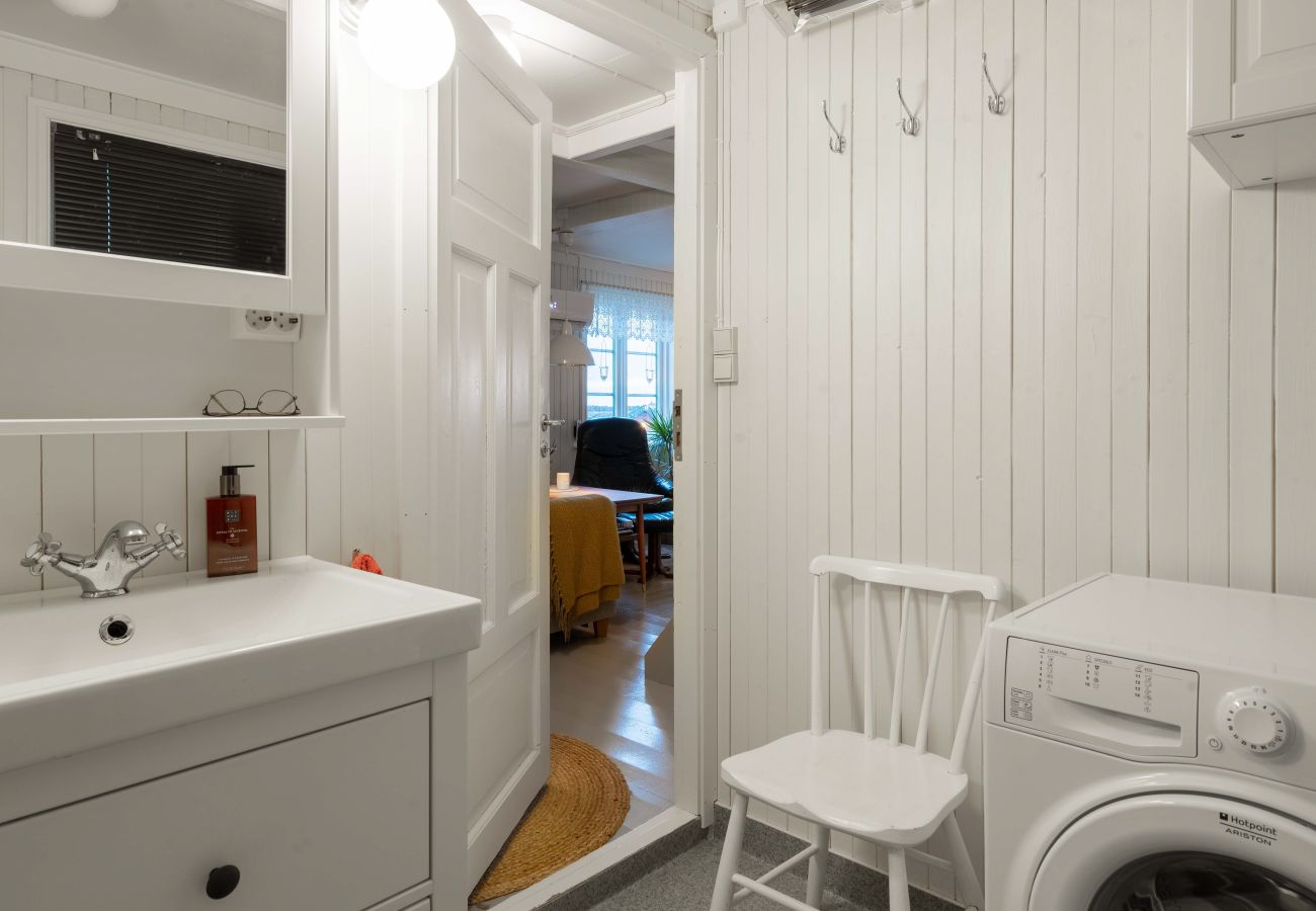 Cottage in Stamsund - Cozy seaside cabin in Stamsund