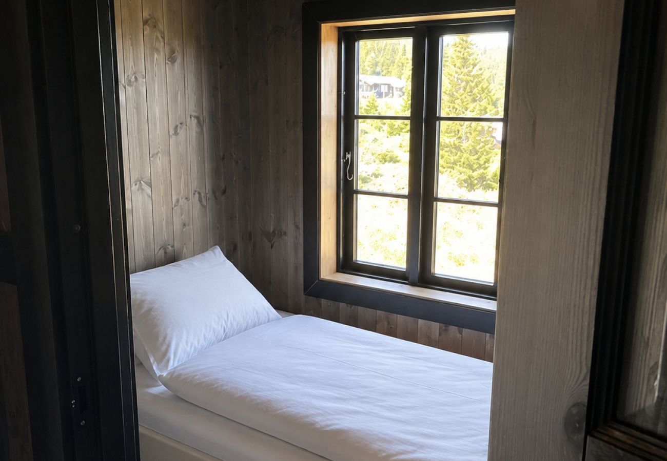 Cottage in Nesbyen - Traditional Cabin in Beautiful Surroundings in Nesbyen