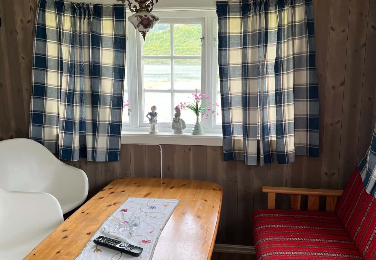 Cottage in Øyer - Cosy Camping Cabin no. 11 in Øyer