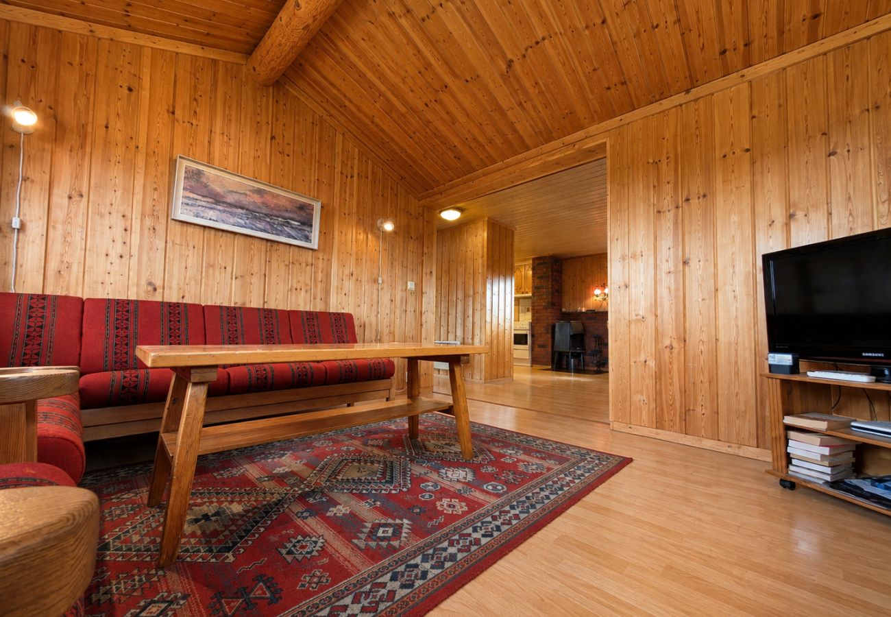 Cottage in Hol - Granbu Cabin with Ski Trails at Your Doorstep in Geilo