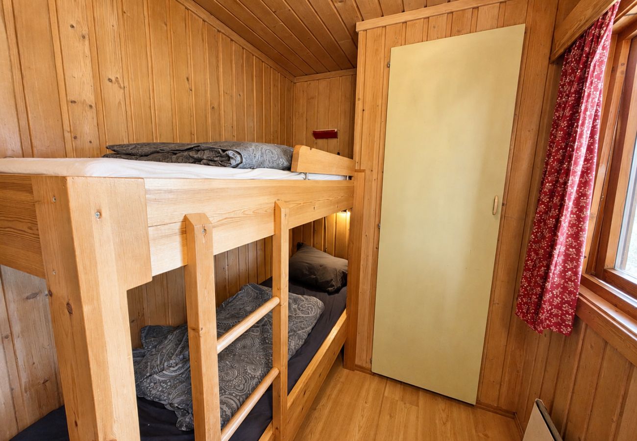 Cottage in Hol - Granbu Cabin with Ski Trails at Your Doorstep in Geilo