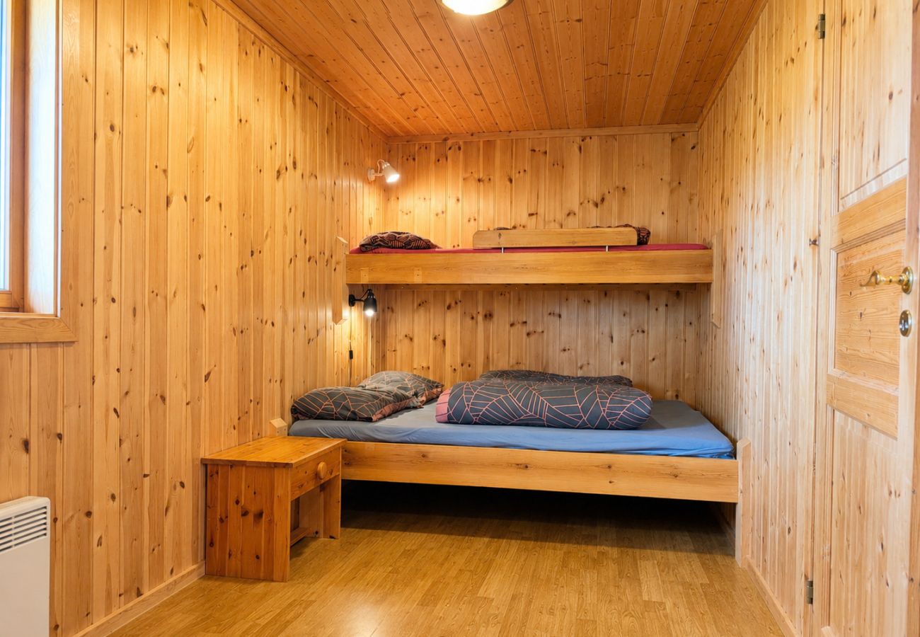 Cottage in Hol - Granbu Cabin with Ski Trails at Your Doorstep in Geilo