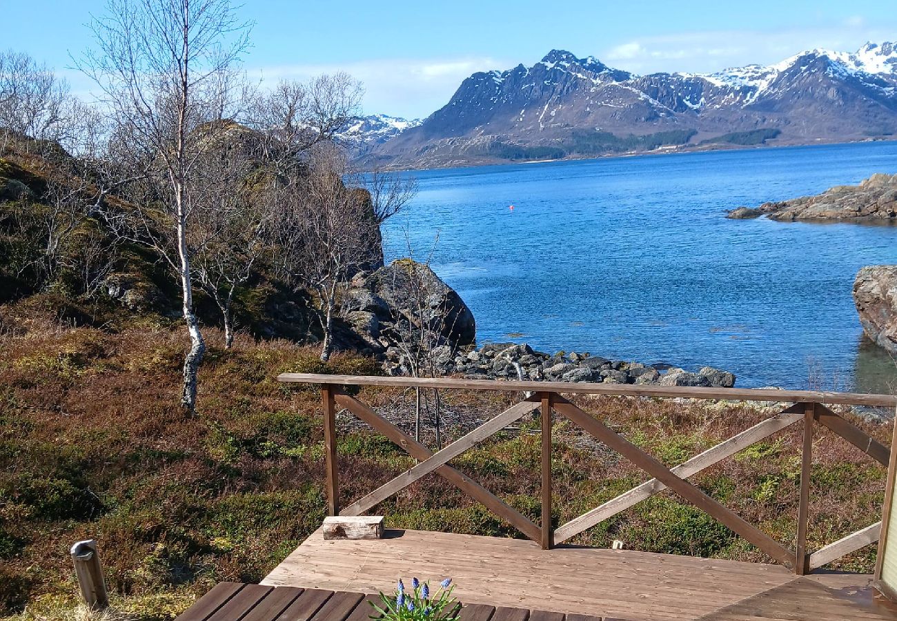 Cabin in Hadsel - Cabin by the sea in Eidsfjorden