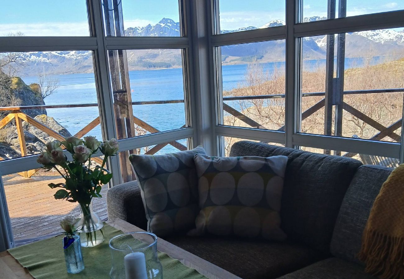 Cabin in Hadsel - Cabin by the sea in Eidsfjorden