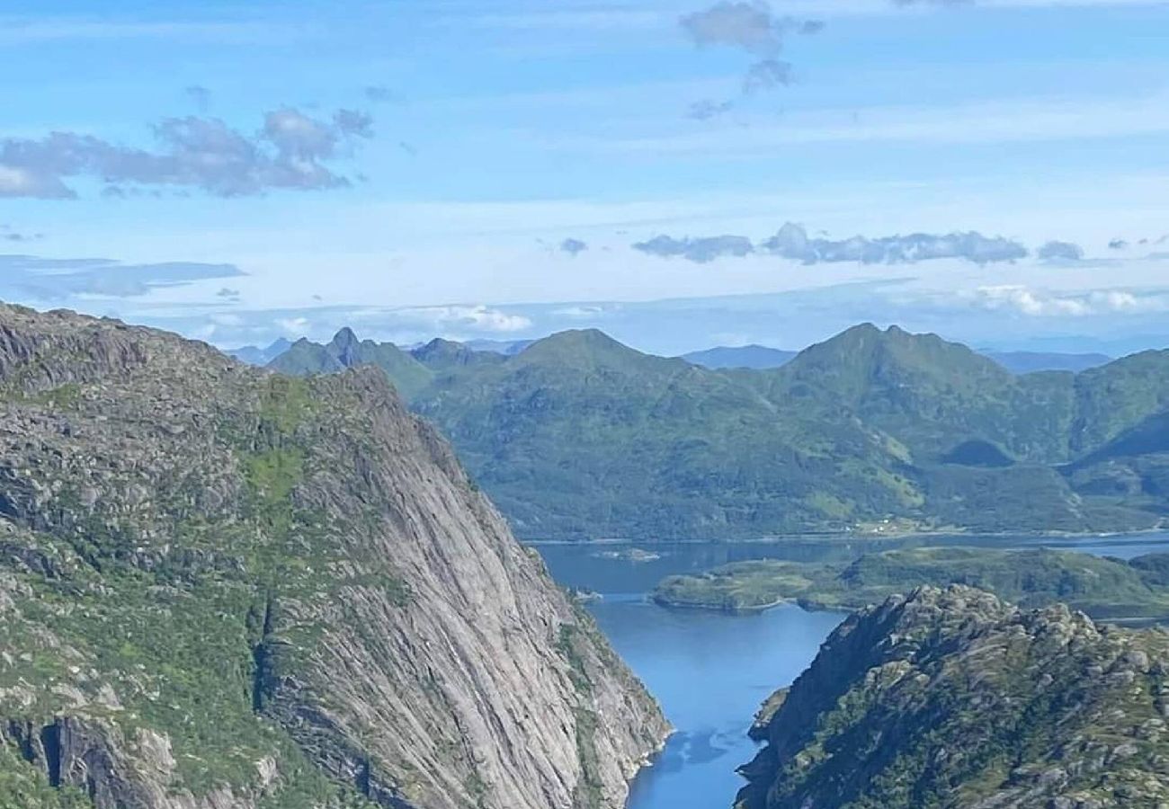 Cabin in Hadsel - Cabin by the sea in Eidsfjorden