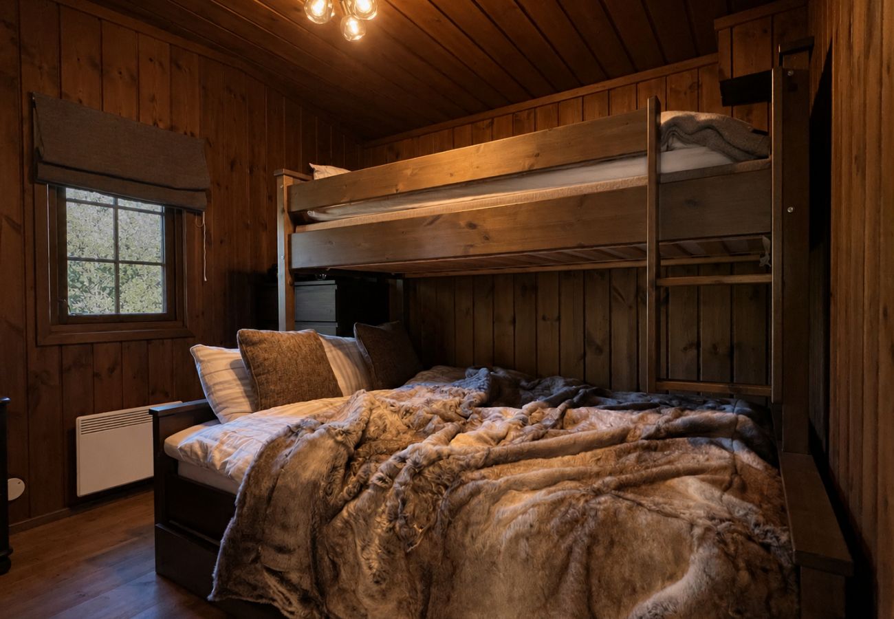 Cottage in Hol - Large family-friendly ski-in/ski-out cabin in Geilo