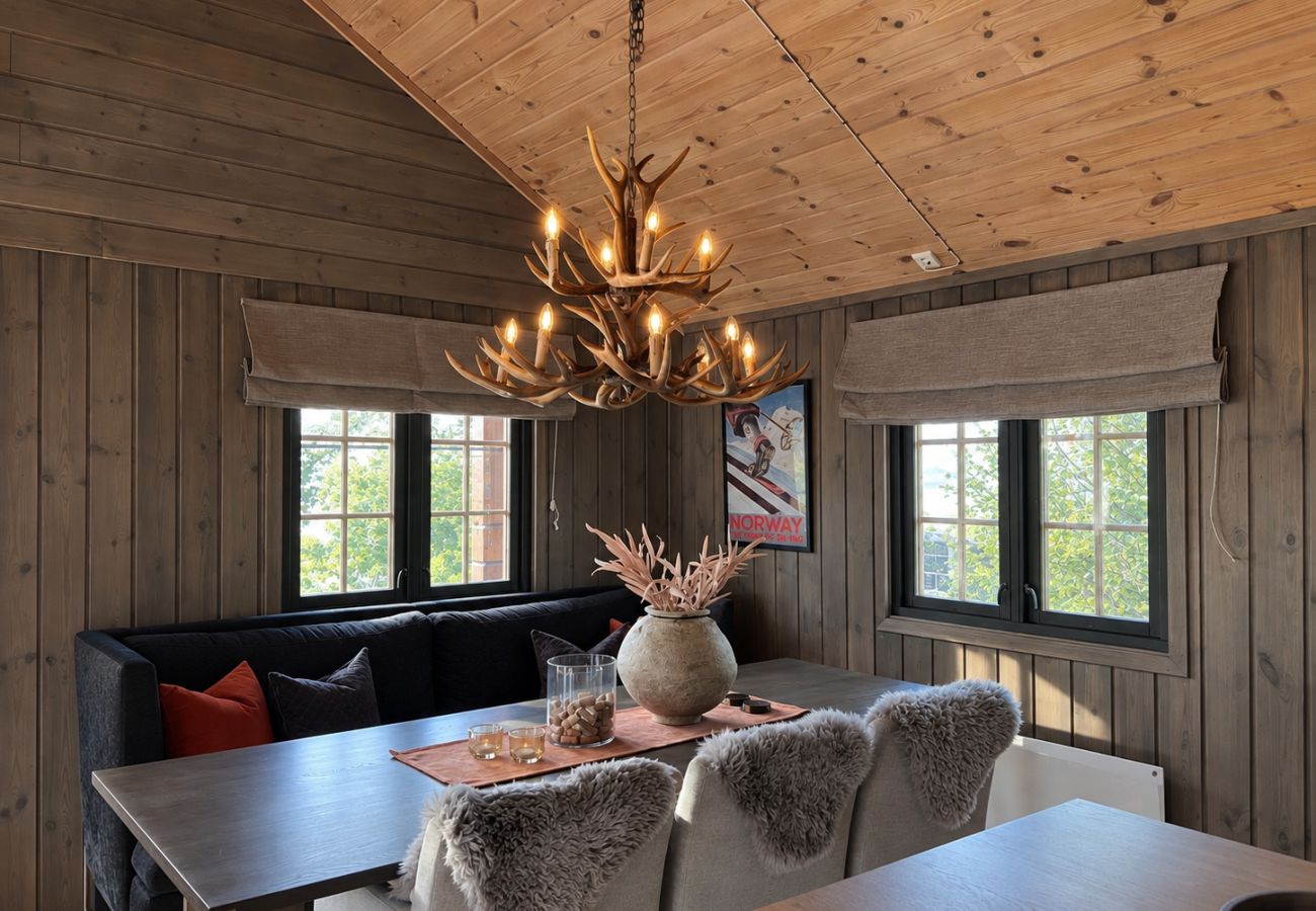 Cottage in Hol - Large family-friendly ski-in/ski-out cabin in Geilo