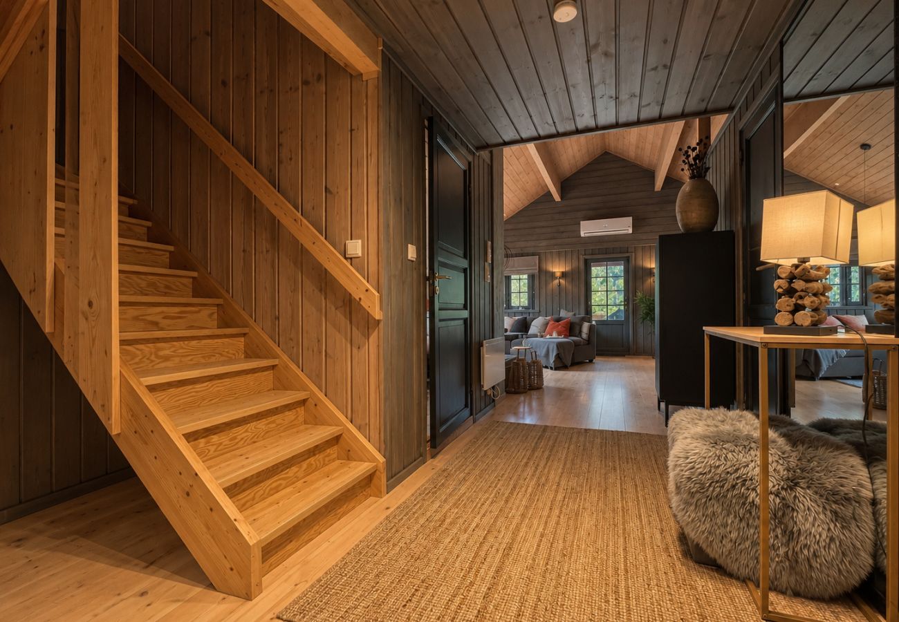 Cottage in Hol - Large family-friendly ski-in/ski-out cabin in Geilo