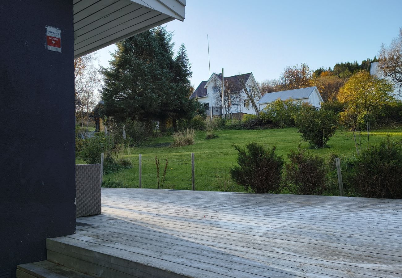 House in Vestvågøy - Spacious house in Gravdal