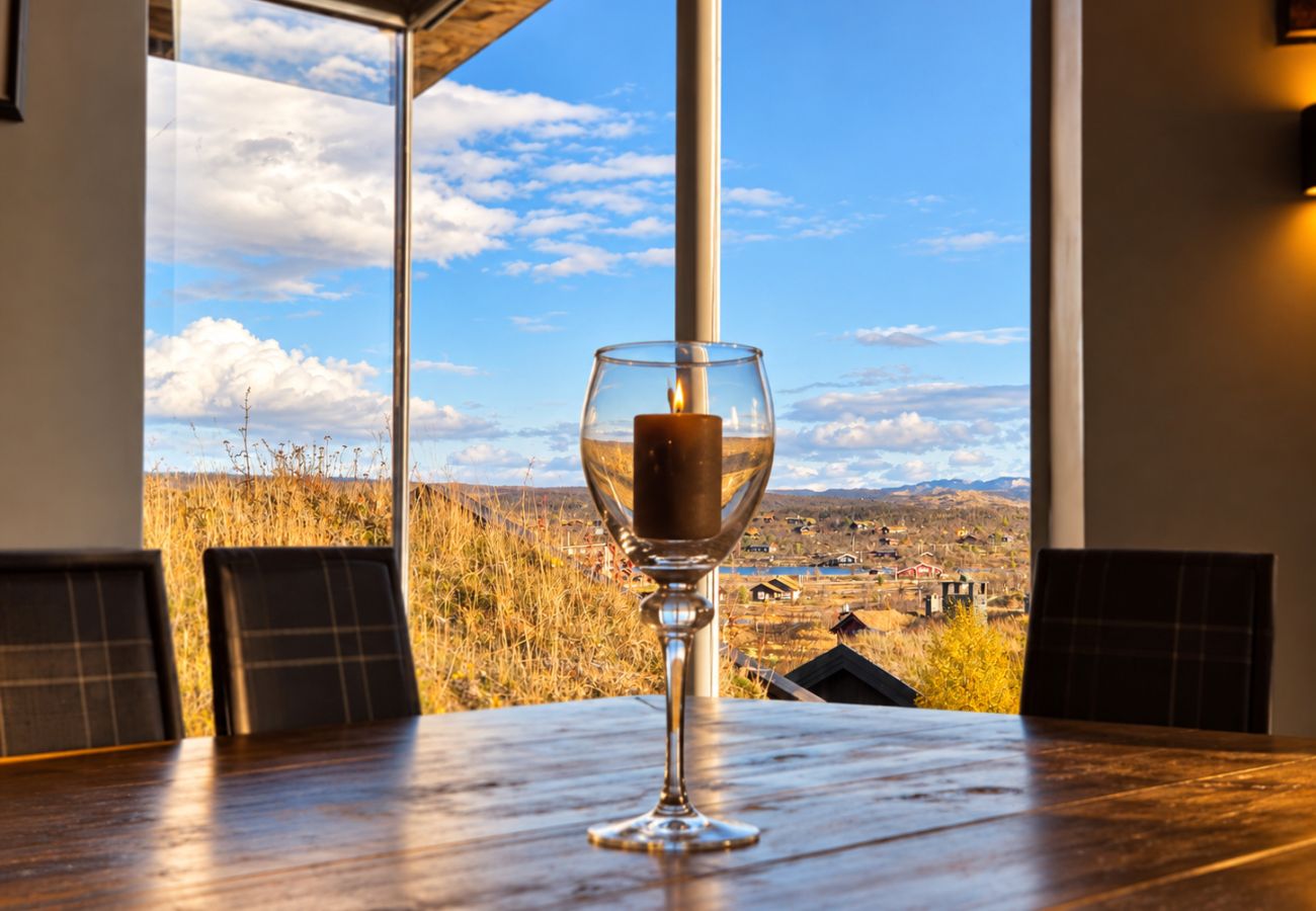 Cottage in Hol - Unique Cabin Right by the Ski Slopes in Geilo