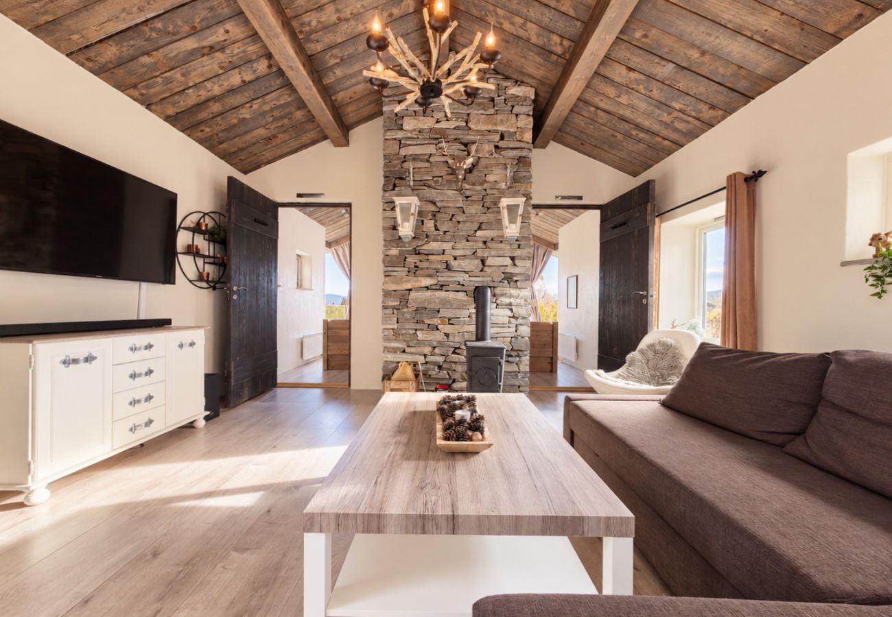 Cottage in Hol - Unique Cabin Right by the Ski Slopes in Geilo