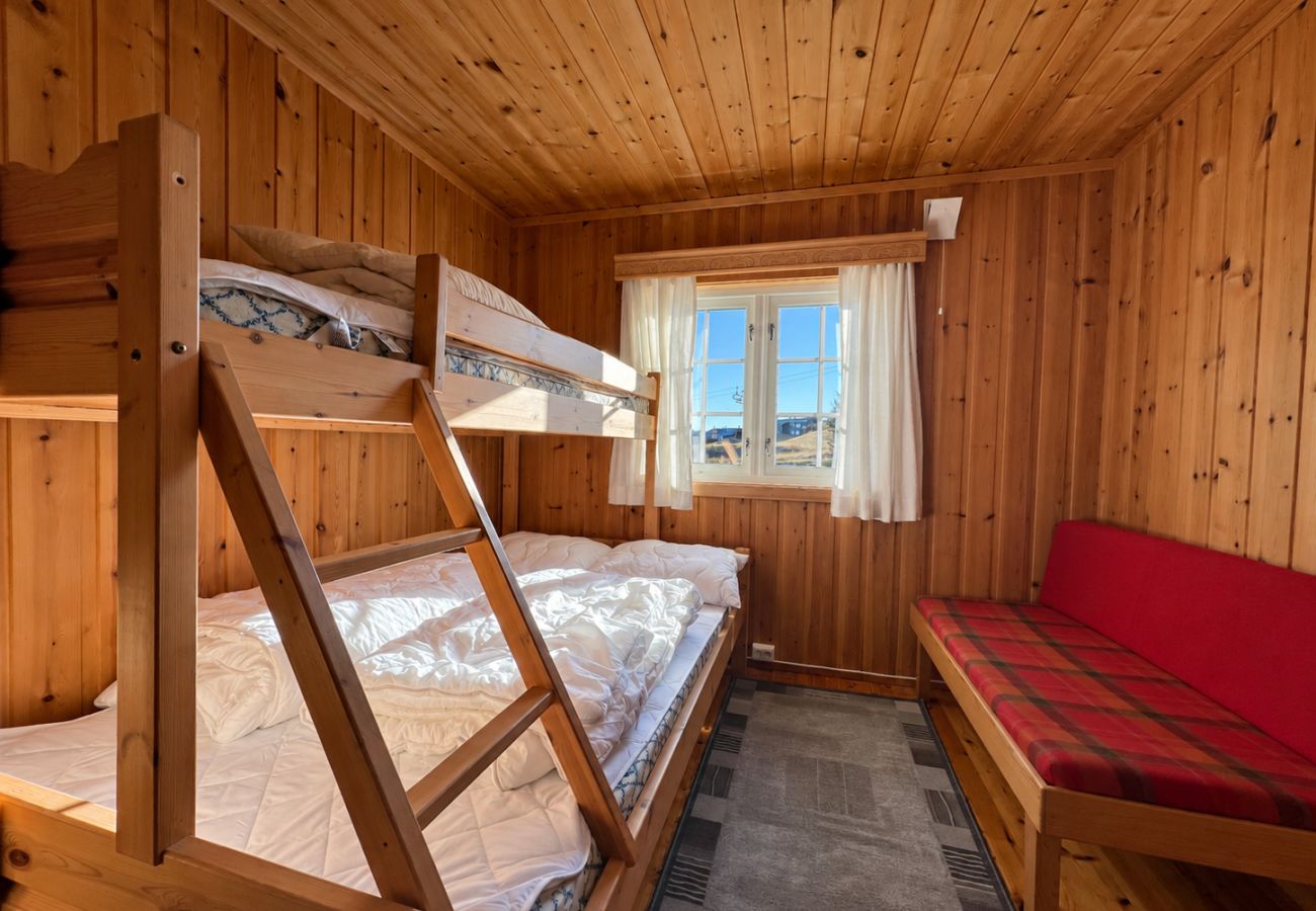 Cottage in Gol - Peaceful cabin with Sauna and ski in/ski out on Golsfjellet