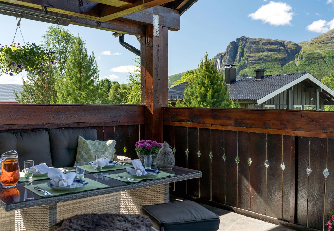 Hus i Hemsedal - Stort hus med terrasser og badstue, Hemsedal