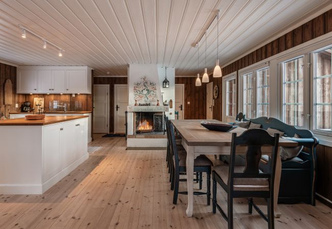 Hytte i Hol - Solrik og flott hytte i Havsdalen. Hytte i Hol - Solrik og flott hytte i Havsdalen.