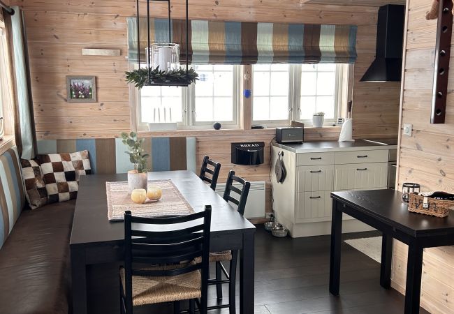 Hytte i Hol - Såballie - sjarmerende hytte, solrik beliggenhet. Hytte i Hol - Såballie - sjarmerende hytte, solrik beliggenhet.