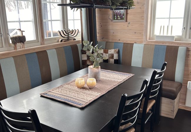 Hytte i Hol - Såballie - sjarmerende hytte, solrik beliggenhet. Hytte i Hol - Såballie - sjarmerende hytte, solrik beliggenhet.