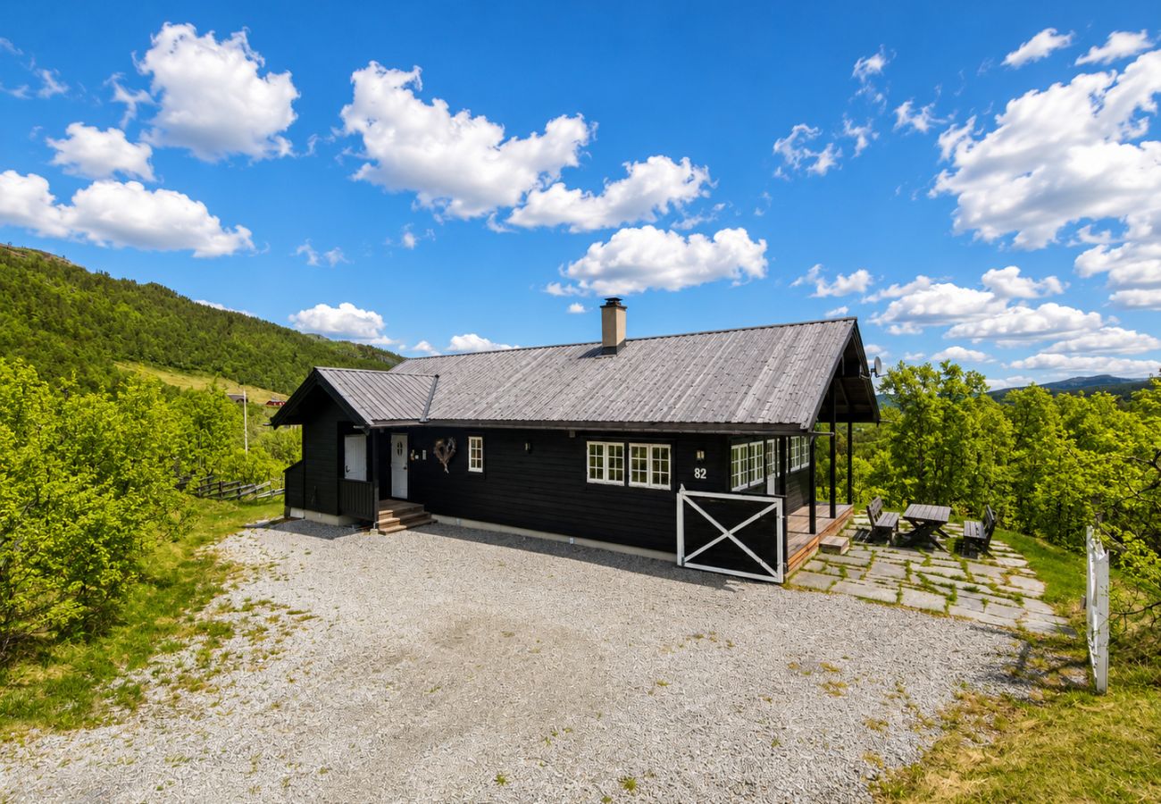 Hytte i Hol - Såballie - sjarmerende hytte, solrik beliggenhet.