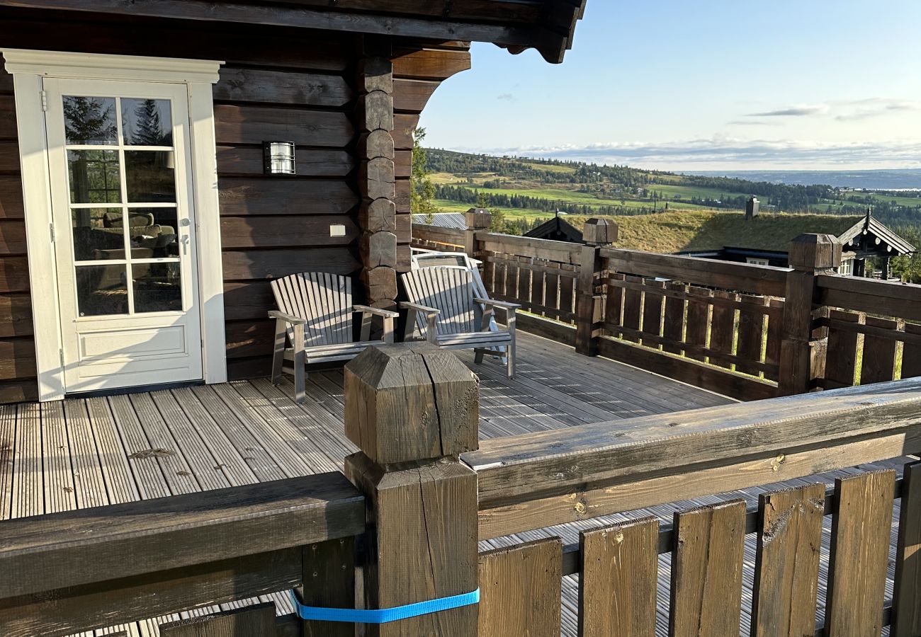 Hytte i Gol - Sjarmerende laftet hytte med 3 soverom på Golsfjellet