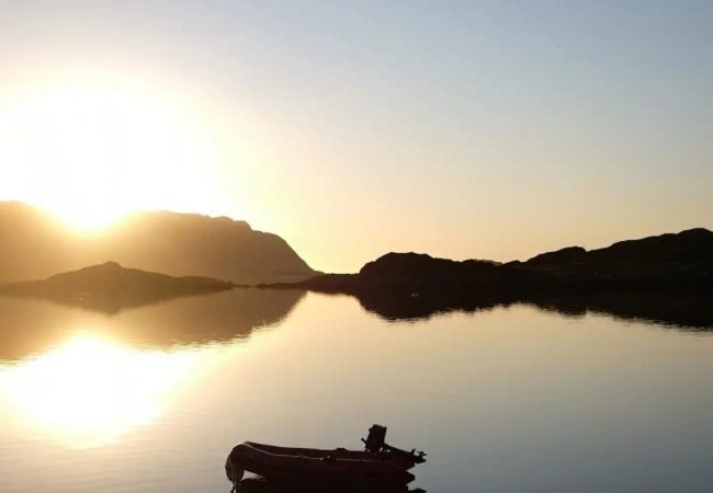 Hytte i Flakstad - Minkfarmen: Spacious seaside cabin w/scenic view Hytte i Flakstad - Minkfarmen: Spacious seaside cabin w/scenic view