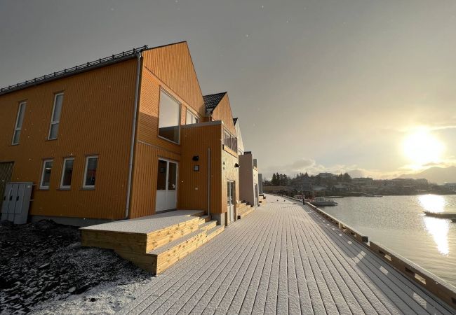 Hytte i Vestvågøy - New rorbu / fisherman's cottage with amazing views