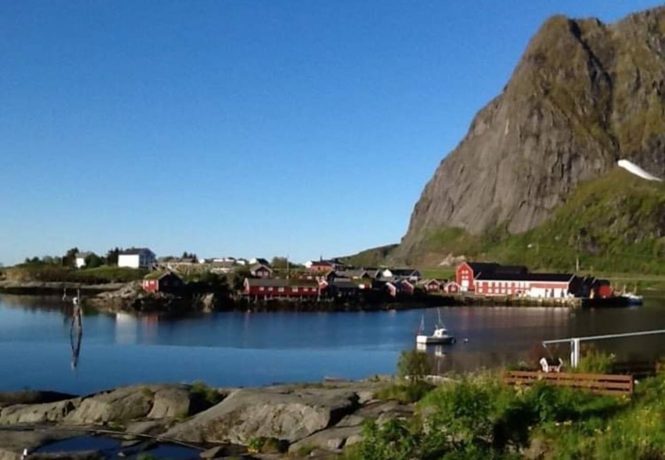 Hytte i Moskenes - Nordlandshus ved havet på Reine, Lofoten