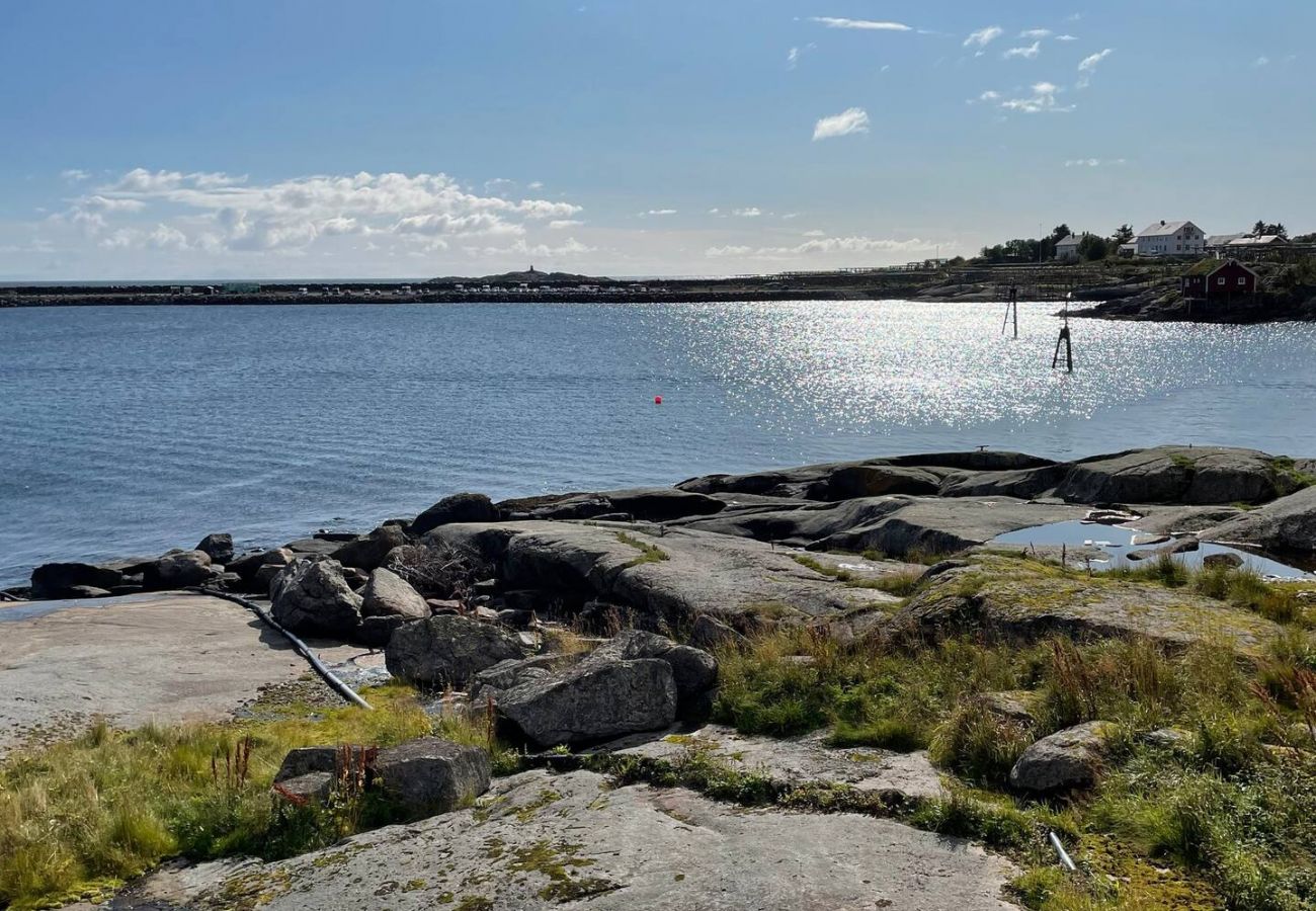 Hytte i Moskenes - Nordlandshus ved havet på Reine, Lofoten