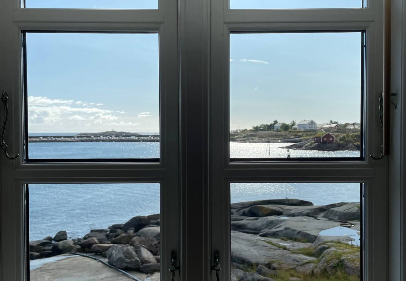 Hytte i Moskenes - Nordlandshus ved havet på Reine, Lofoten