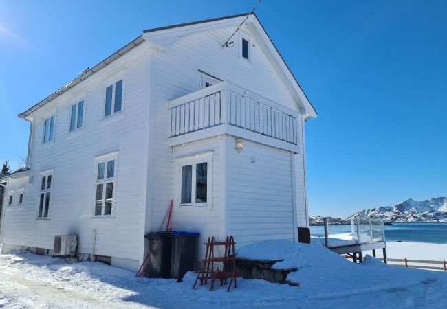 Hus i Vestvågøy - Peaceful property with spectacular sea view