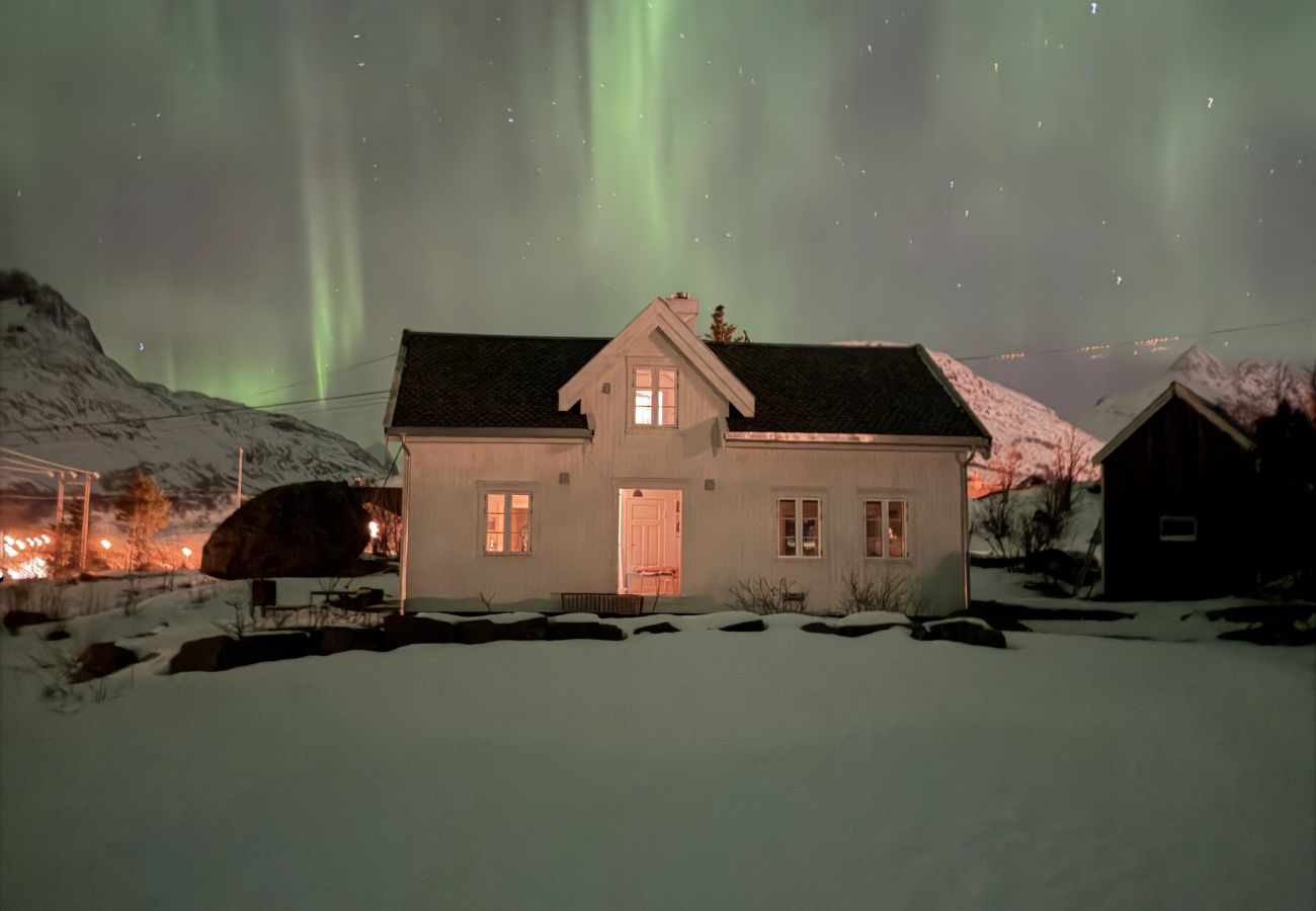 Hus i Moskenes - Historisk Nordlandshus fra 1880 – Panoramautsikt